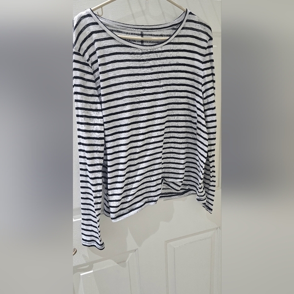 SOHO NY&CO XL Striped Lightweight Sweater Heart black sequin patches on elbows. - Picture 1 of 5